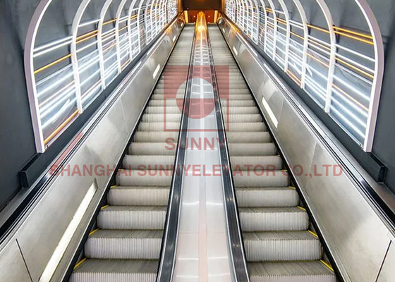 0.5m/S Escalator et passerelle mobile avec système d'économie d'énergie en acier inoxydable / aluminium