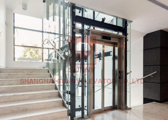 Première porte de l'ascenseur à ouverture centrale à deux panneaux - fonctionnement automatique en douceur